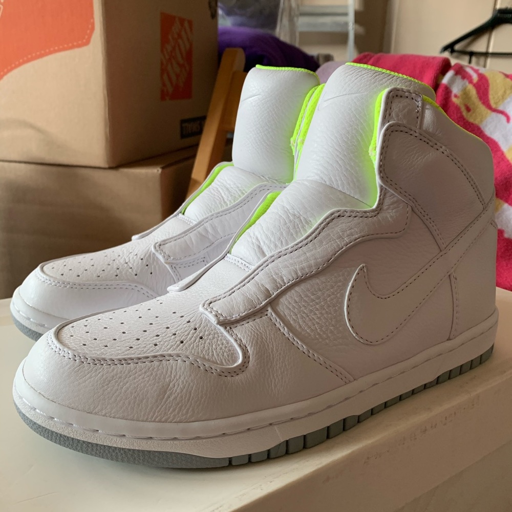 NIKE WMNS DUNK LUX SP/SACAI WHITE SZ 10 W (8.5 M)